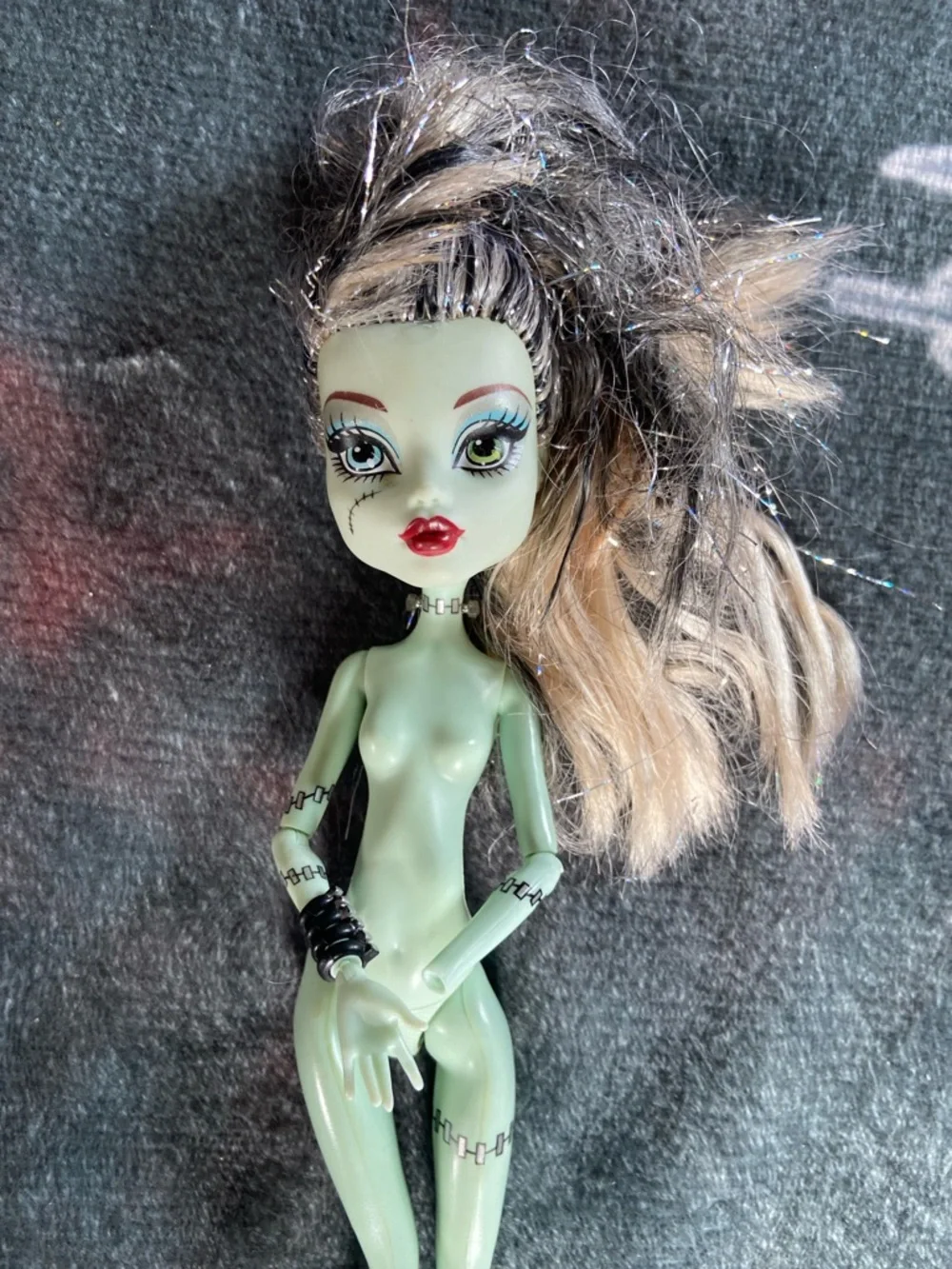 monster high Frankie Stein Original Doll w/out outfit